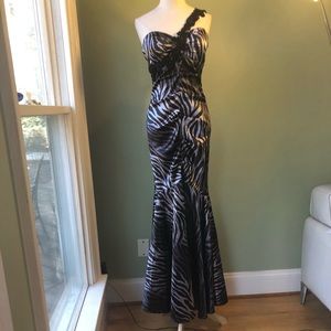 XSCAPE by Joanna Chen Mermaid Evening Gown SZ 6